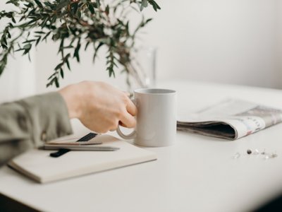 预计2026年中国跨境电商销售额将突破1395亿美元