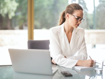 亚马逊与AlmondNet达成专利许可协议，了结1.22亿美元侵权诉讼