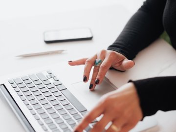 2025年新加坡开公司怎么省心又省钱？最新注册和税务政策全讲明白