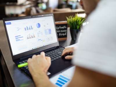 香港公司怎么帮跨境卖家解决三大难题？税务省钱又合规的实用攻略