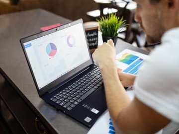 香港开户要多少钱存款？大陆个人怎么开香港银行账户？哪家银行好开？中介靠谱吗？